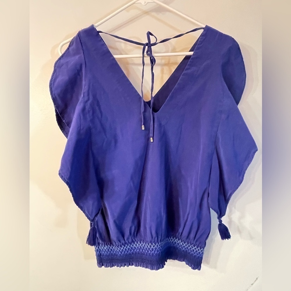 Trina Turk silk cotton v neck ruffled sleeveless blouse - Picture 4 of 5